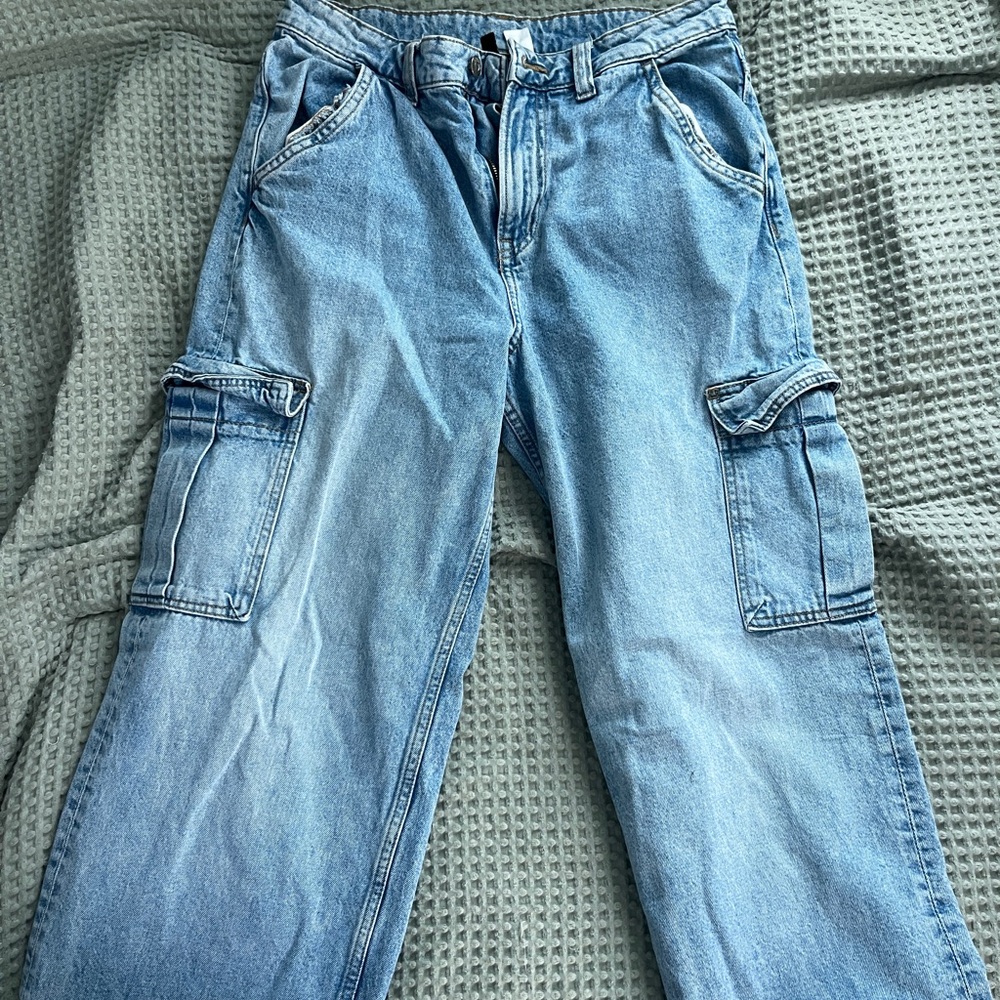 Divided Blue Relaxed Jeans Classic Denim Style